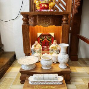 Mẫu bàn thờ thần tài gỗ Gõ Đỏ cao cấp
