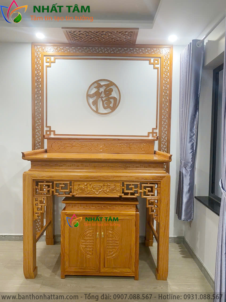 mẫu bàn thờ đứng gỗ gõ đẹp hiện đại